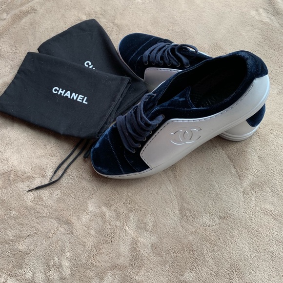 CHANEL shoes - Picture 1 of 3